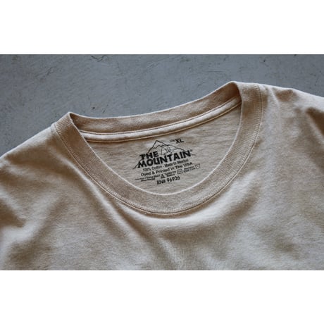 “The Mountain” Yellow Labrador Face Tshirt