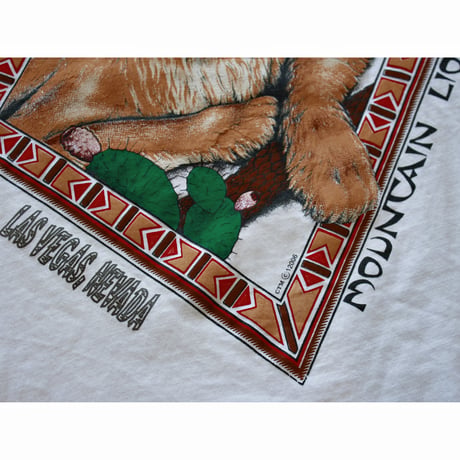 1990s Vintage Native American Mountain Lion Graphic Tshirt