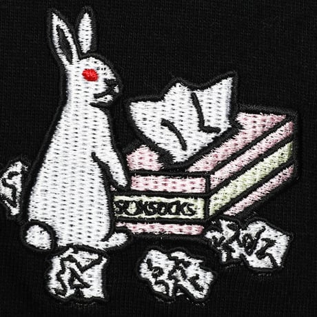 ティッシュB○Xに入った夢のマストアイテムTシャツ🐇black
