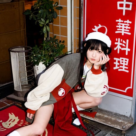 喜び完まくロンT🍜white