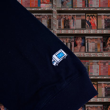 マジックミラー号ロンT🚛💙☁️black