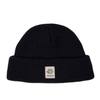 MAGENTA SKATEBOARDS  FAM BEANIE - BLACK