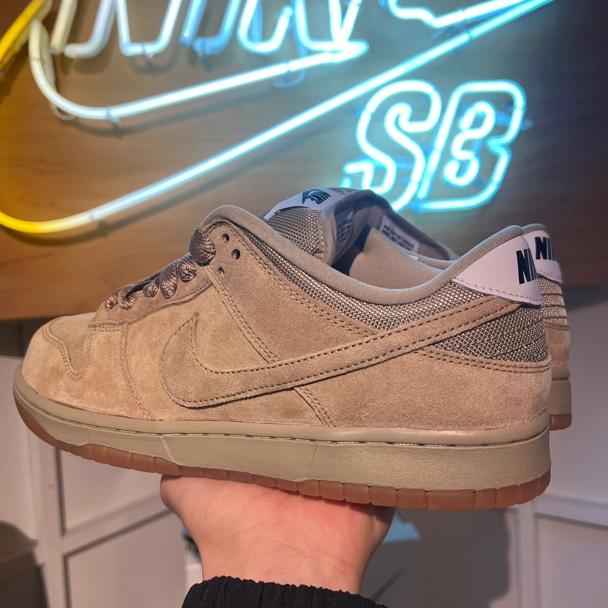靴 NIKE SB DUNK LOW PRO B 9.5 26.0 Nike SB Dunk Low Pro Skate Shoes. Nike.com