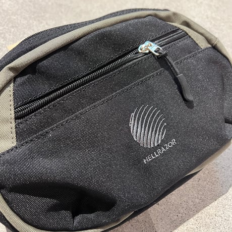 HELLRAZOR  LOGO POUCH - BLACK