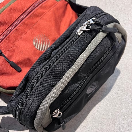 HELLRAZOR  LOGO POUCH - BLACK