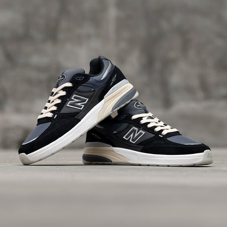 NB Numeric Andrew Reynolds 933
