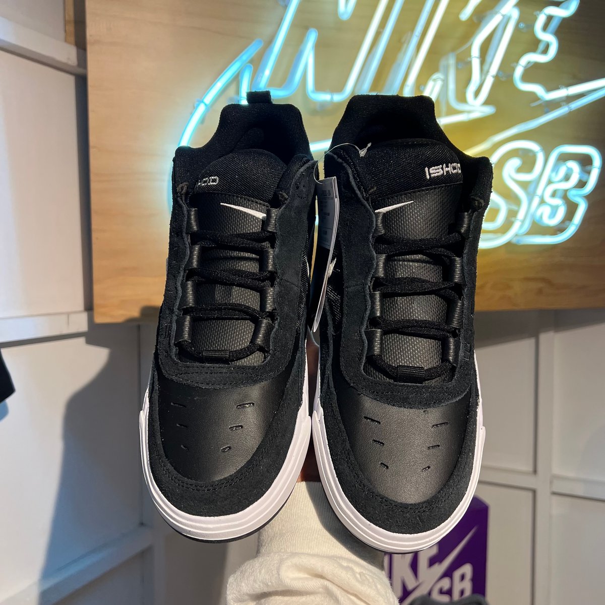 NIKE SB AIR MAX ISHOD BLACK/WHITE | DPRTMENT