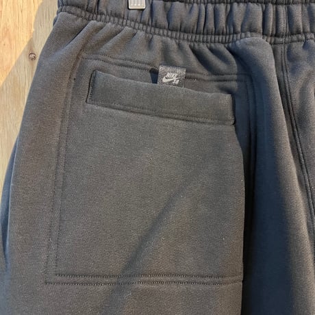 NIKE SB ISHOD CARGO PANTS - BLACK