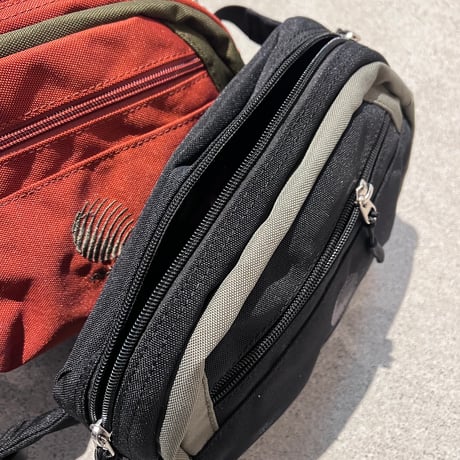 HELLRAZOR  LOGO POUCH - BLACK