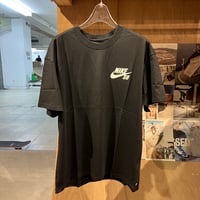 NIKE SB LOGO TEE  black/white
