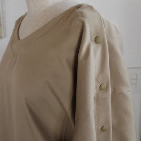 セラピー着　～　Vネック・ベージュ