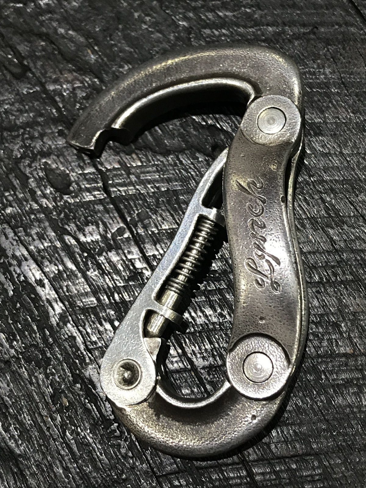 LYNCH SILVERSMITH カラビナ 廃盤品　凹みあり。 LYNCH SILVERSMITH カラビナ 廃盤品 凹みあり。 2025年最新