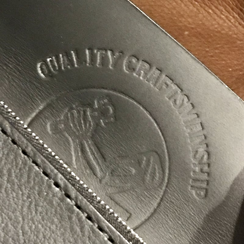 リンチシルバースミス　トラッカーウォレット(ミネルバボックス白) リンチシルバースミス トラッカーウォレット(ミネルバボックス白