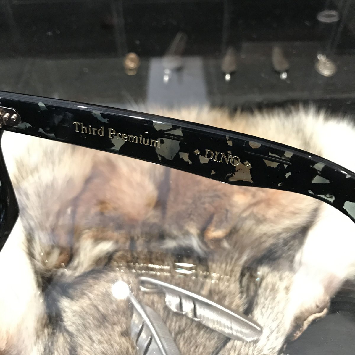 Third Premium Sunglasses DINO | lathe's STORE