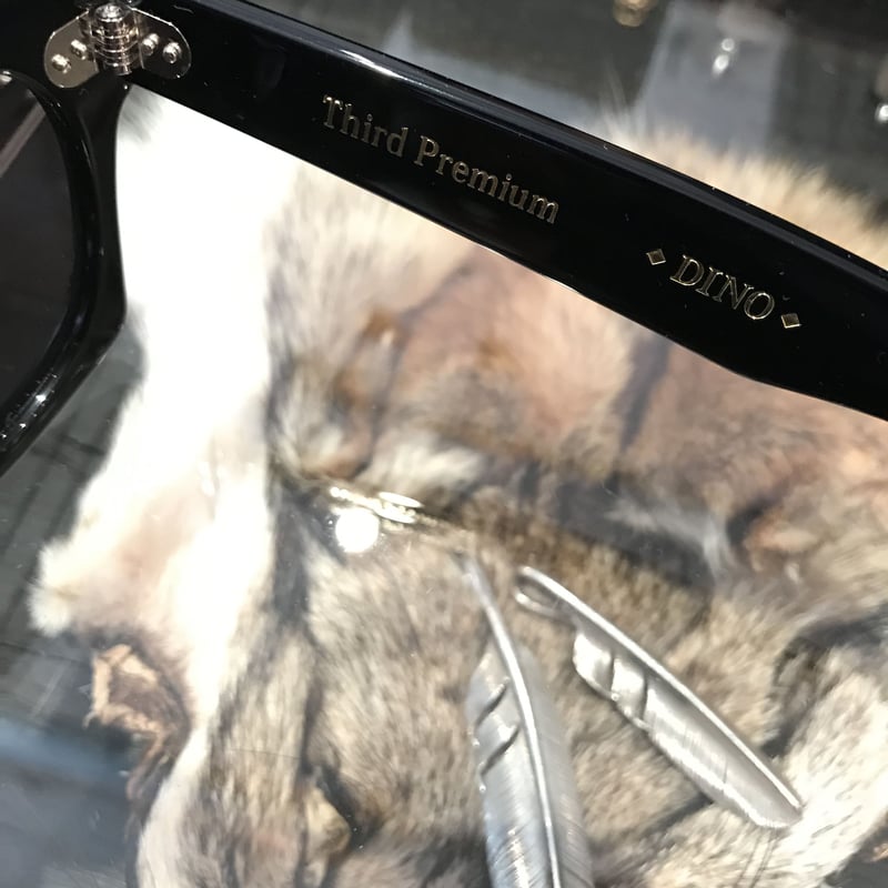 Third Premium Sunglasses DINO | lathe's STORE