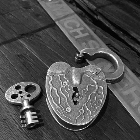 Lynch Silversmith   Heart  Lock