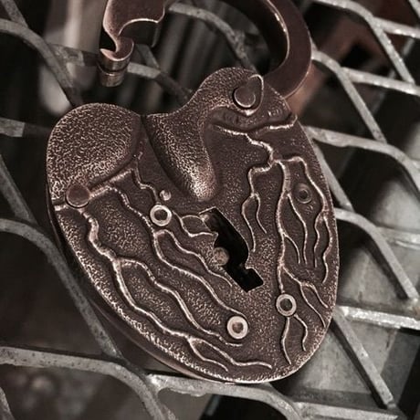 Lynch Silversmith   Heart  Lock