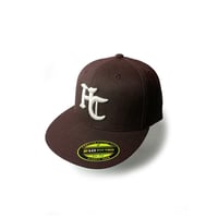 HC LOGO CAP Fitted ”Solid”  (BRN)