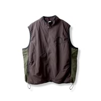 Circle logo 3 nylon vest  (BRN)
