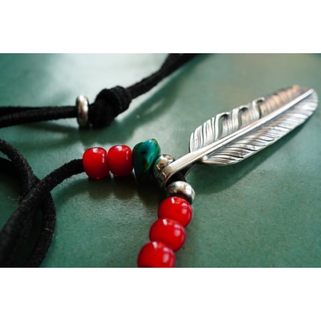 RUSTY FEATHER NECKLACE