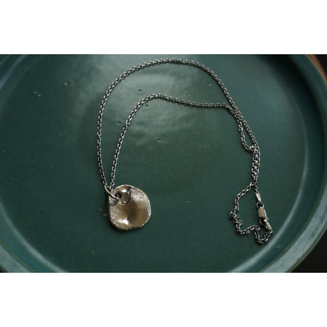 MELT METAL NECKLACE | Hemlock