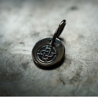 plain logo metal