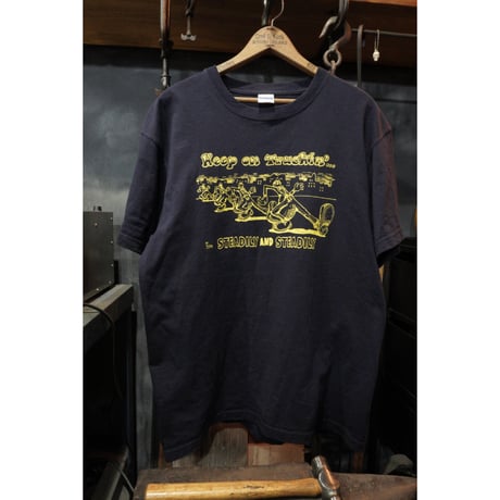 【KEEP ON TRUCKIN 】 Tee