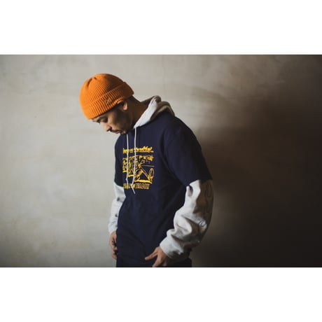 【KEEP ON TRUCKIN 】 Tee