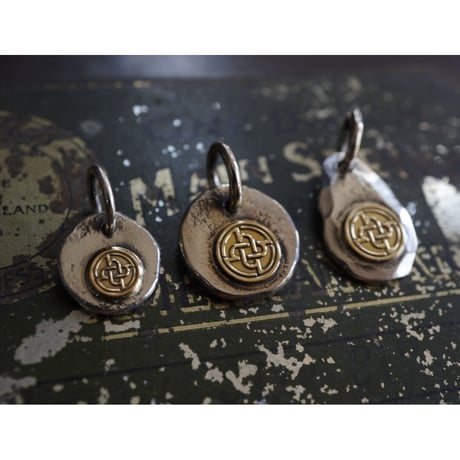 Hcircle logometal small【K18point】