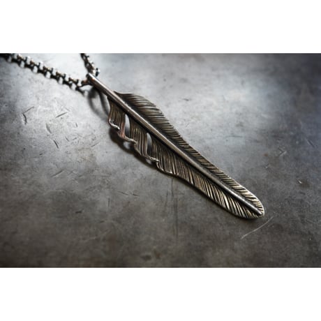 KAZEKIRI FEATHER NECKLACE