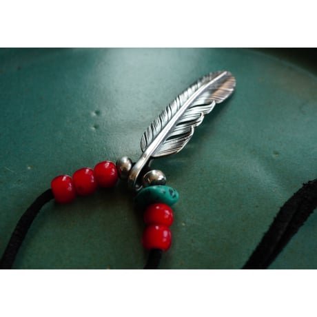 RUSTY FEATHER NECKLACE