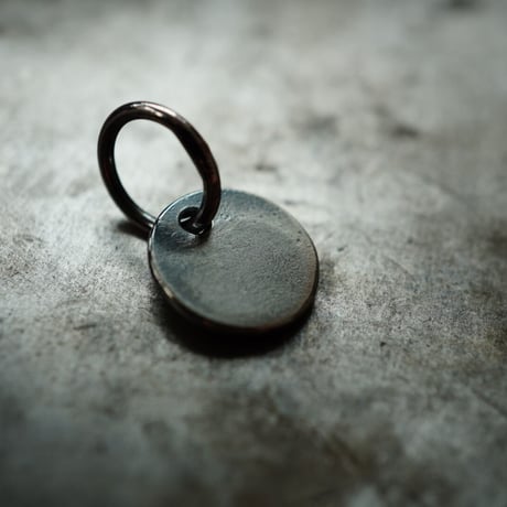 plain logo metal