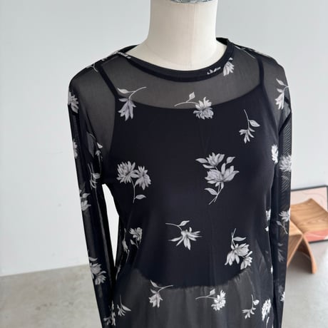 [9/28(月)～9/30(水)発送]花柄シアーTee
