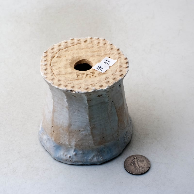 陶器製（2号ポット相当）多肉植物の欲しがる植木鉢 AAMcd