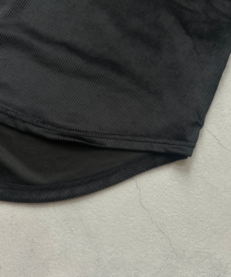 袖ワンポイント刺繍シアーベロアロンT(ブラック)