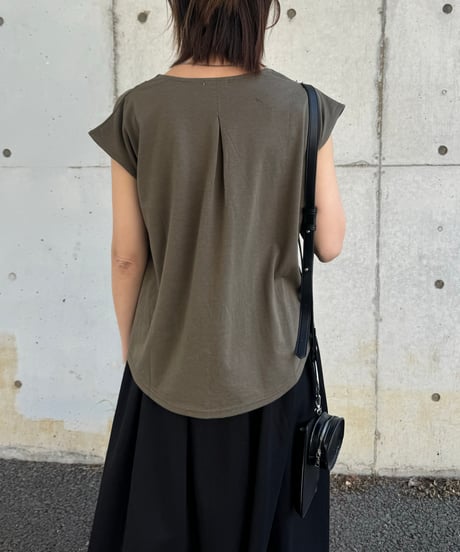 タック入りフレンチスリーブTシャツ(カーキ)
