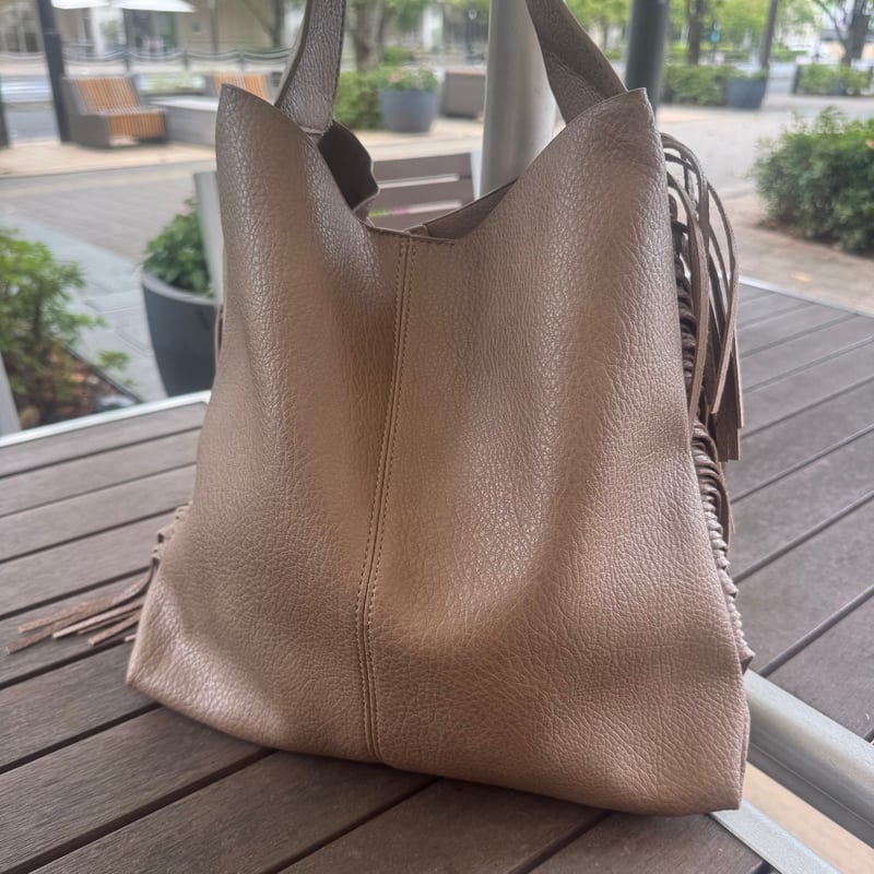 フリンジ付きベージュスエードショルダーバッグ 楽天市場】Yves Saint Laurent イヴサンローラン 138961