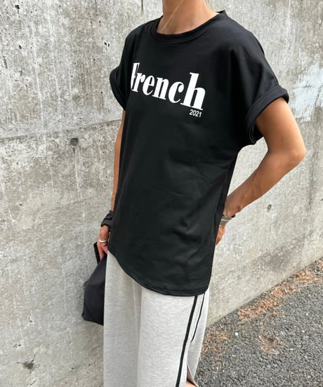 ロールアップフレンチスリーブロゴTシャツ(ブラック)