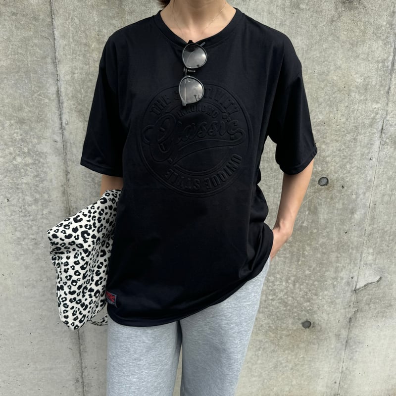 エンボスTシャツ(ブラック) | COPINE