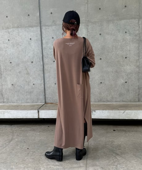 胸ポケットロゴ&バックロゴゆったりTシャツワンピース（モカベージュ）