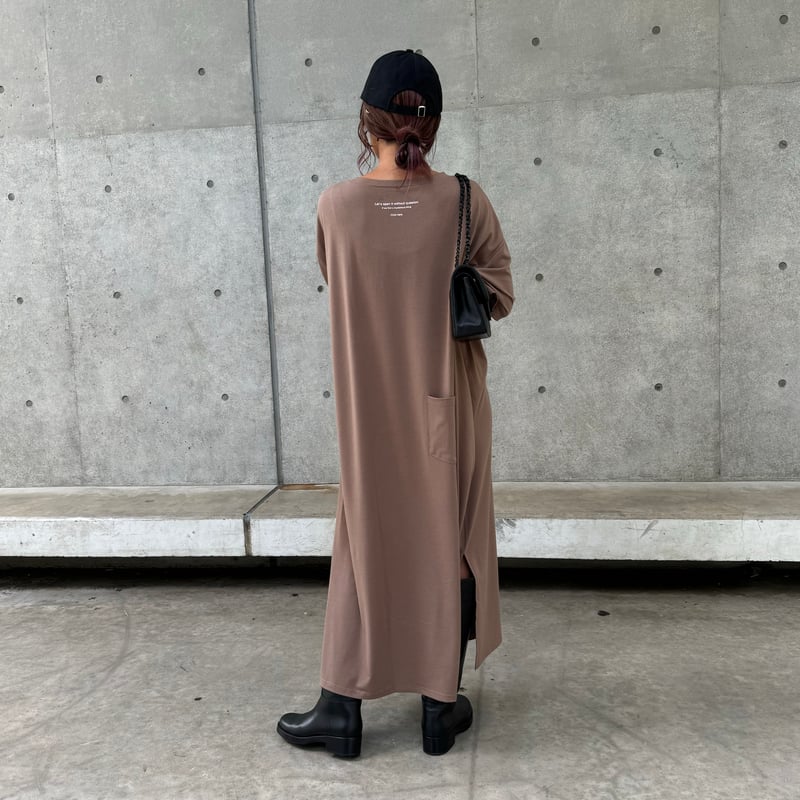 胸ポケットロゴ&バックロゴゆったりTシャツワンピース（モカベージュ