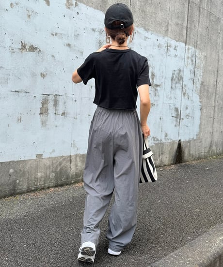 シンプルショート丈Tシャツ(ブラック)