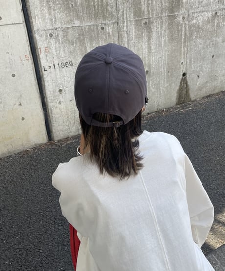 ロゴキャップ型自転車用ヘルメット(グレー)