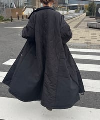 キルティング切り替えデザインロングコート(ブラック)
