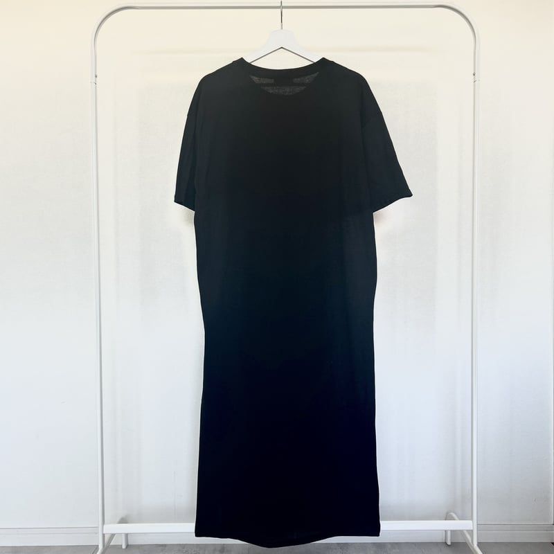 PARISサイドスリットTシャツワンピース(ブラック) | COPINE