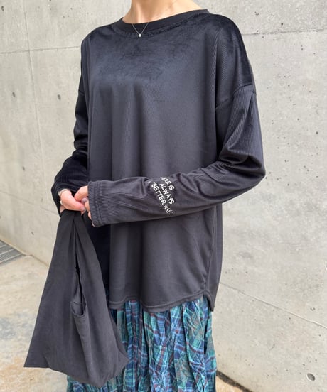 袖ワンポイント刺繍シアーベロアロンT(ブラック)