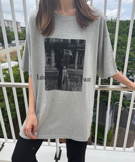モノクロフォトプリントTシャツ(グレー)