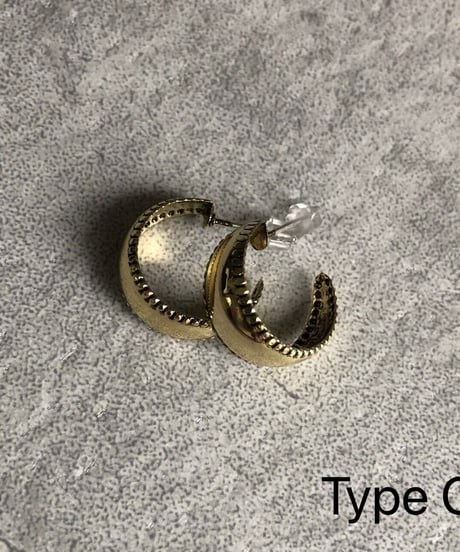 遊び心あるデザインピアス（3type）