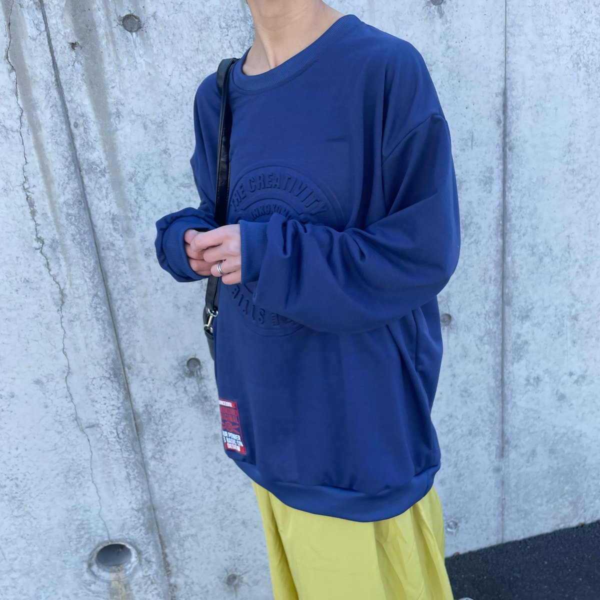 エンボス薄手ロゴスウェット(ネイビー) | COPINE
