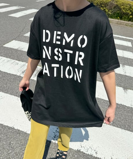 フロントロゴプリントTシャツ(ブラック)